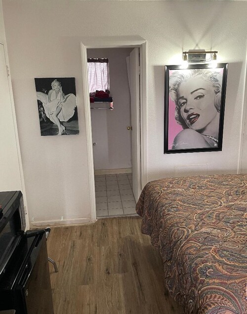 Marilyn room
